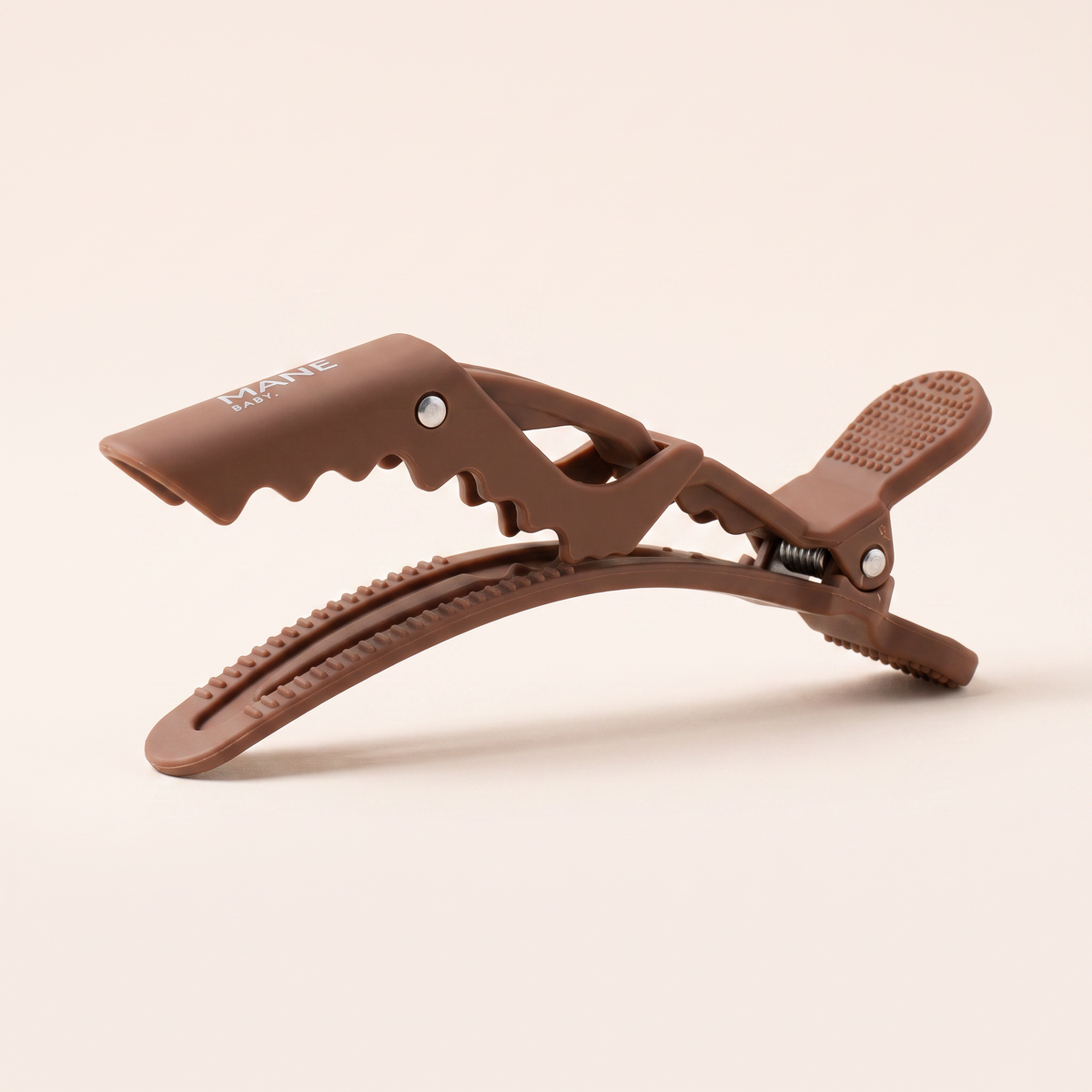 Mane Baby Sectioning Clip with jaws open